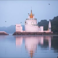 Храм на воде... :: Alexey Terentyev