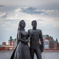 Памятник Грейс Келли и князю Монако Ренье III в г.Йошкар-Оле :: Андрей Гриничев