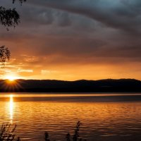 sunset on the lake :: Dmitry Ozersky