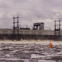 Сброс воды на Камской ГЭС. Панорама :: Александр Лядов