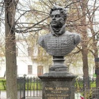 Памятник Денису Давыдову :: павло налепин