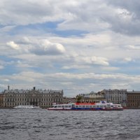 Облака над Невой :: Наталья Левина