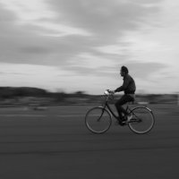 мужчина на велосипеде. :: Alexander Babushkin 