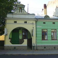 Бывший  жилой  дом  в  Ивано - Франковске :: Андрей  Васильевич Коляскин