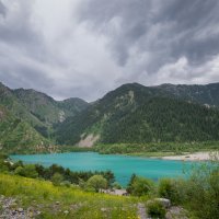 Озеро Иссык :: человечик prikolist