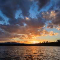 закат над озером :: Виктор Ковчин