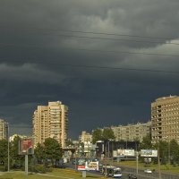 Тучи над городом встали :: Александр Петров