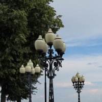 фонари в парке Владимира :: Сергей Цветков