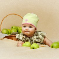 Про яблочки. :: Elena Klimova