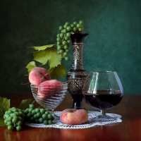 Про красное вино, персики и зеленый виноград... :: Людмила Крюкова