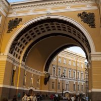 Дворцовая арка :: Сергей Sahoganin