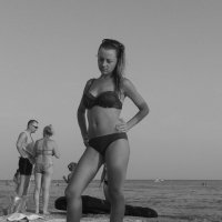 Девушка на пляже :: Юлия Закопайло