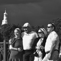 Гости Москвы на Лужковом мосту :: Анастасия Смирнова