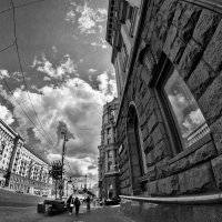Тверская улица течёт, куда не знает... :: Ирина Данилова