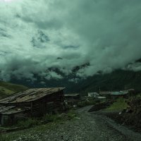 Заброшенный хлев в горах Кавказа :: Zifa Dimitrieva