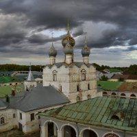 Над крышами :: Дмитрий Близнюченко
