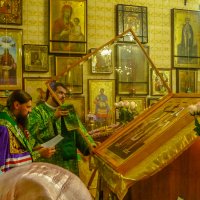 Внесение иконы Константина и Елены... :: Юлия Бабитко