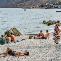 Крым, Коктебель, сентябрь 2015 года. Пляж. Загорающие :: Николай Ефремов