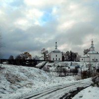 Стефановская церковь и часовня Трёх Святителей в Усть-Выми :: Николай Туркин 