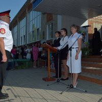 Школьная линейка в станице Новорождественской :: Андрей Фиронов