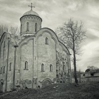 Церковь Петра и Павла на Славне. 1367 год. :: Ксения Старикова