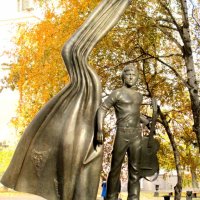Памятник Владимиру Высоцкому... :: Нина Бутко