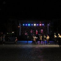 День Святого Мартина в Мукачево дети танцуют , бегают , прыгают под песни ансамбля старовинной музык :: НаталиЯ ***
