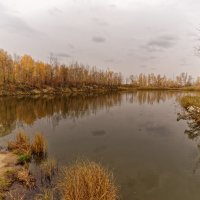 Осенний пруд :: Сергей С