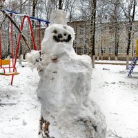 Снеговик. :: Sergey Serebrykov