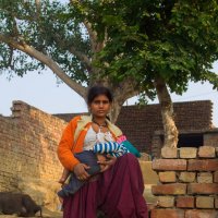 Женщина в индийском селении... :: Светлана Фомина