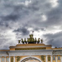 Триумфальная арка на Дворцовой площади :: Галина Galyazlatotsvet
