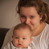 mom with a baby :: Katerina Tighineanu