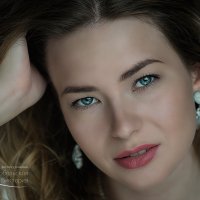 Женский портрет с естественным светом. :: Виктория Чернобельская