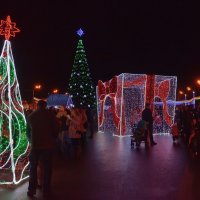 В праздничных огнях.. :: Юрий Анипов 