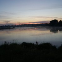 Рассвет на озере :: Николай 