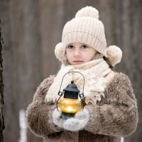 Дети в зимнем лесу :: Виктор Куприянов 