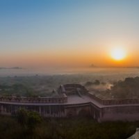 Индия.Вид на Тадж-Махал со стен Красного форта (резиденции Падишаха) .Утро :: юрий макаров