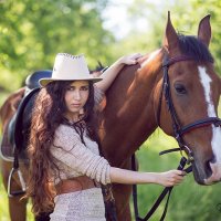 девушка с лошадью :: Алена (Творческий псевдоним А-ля Moment)