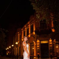ночь, улица, фонарь, красивая девушка :: Арина Берестяк