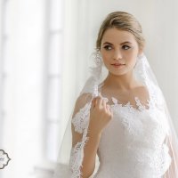Невеста в белом зале :: Сергей Гаварос