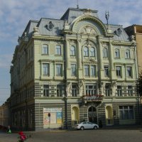 Центральный  дворец  культуры  в  Черновцах :: Андрей  Васильевич Коляскин