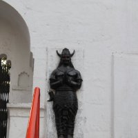 Пуна статуя перед входом в храм :: maikl falkon 