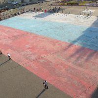 Самый большой флаг в мире нарисованный мелками на асфальте :: Рэм Медянский