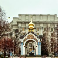Беседка возле Михайловского монастыря - Киев :: Богдан Петренко