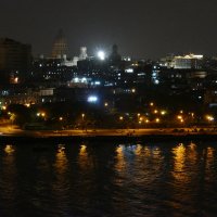 Вид ночной Гаваны с крепостной стены Ла-Кабанья :: Юрий Поляков