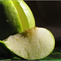 Зелёное яблоко :: Ольга 