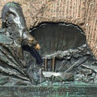 Памятник адмиралу Макарову ( деталь ). :: Олег Попков