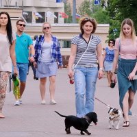 Городские зарисовки. Современники и современницы. :: Геннадий Александрович