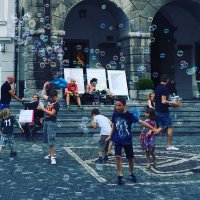 Мыльные пузыри на площади Любляны :: Андрей Крючков