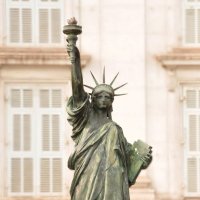 “Неожиданно... Статуя Свободы в Ницце” :: Юлiя :))